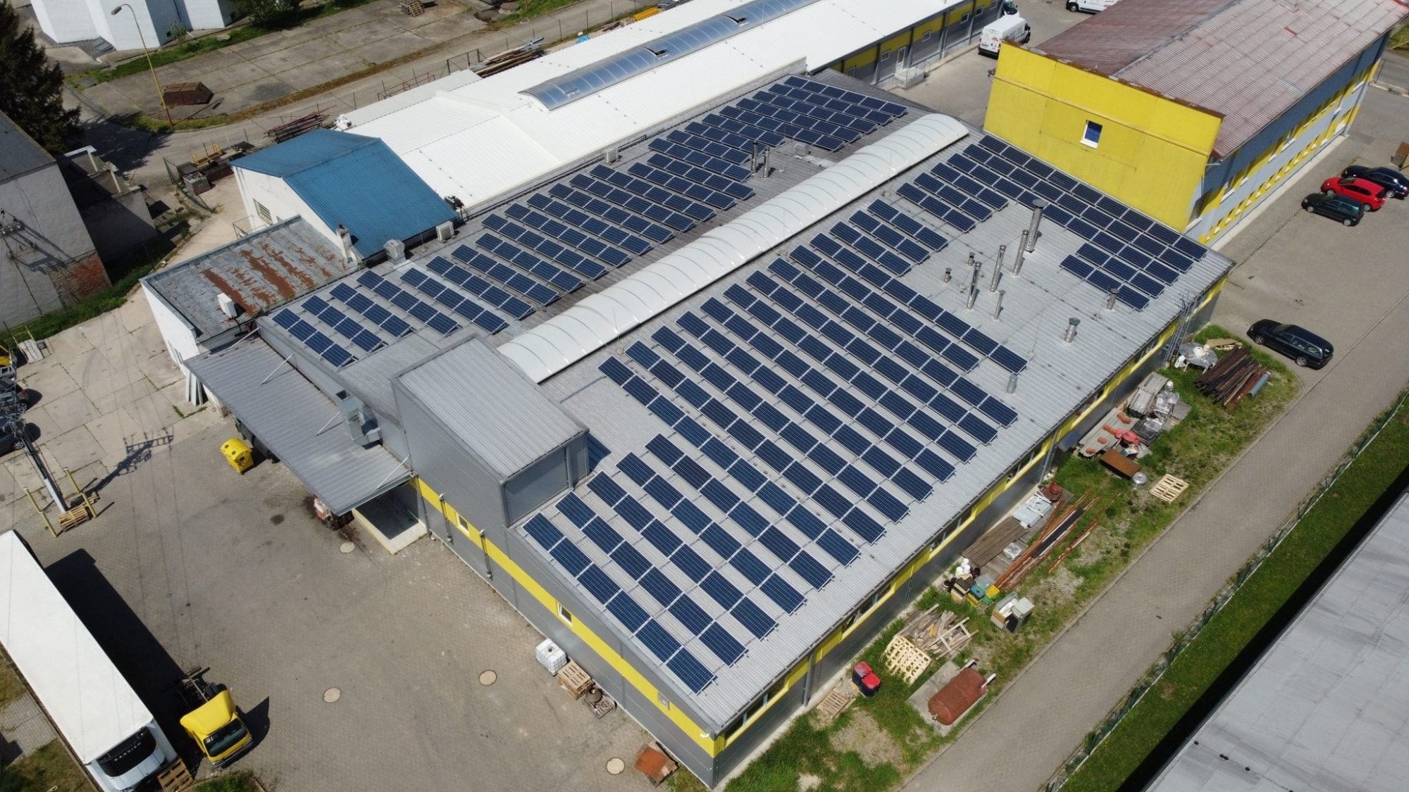 Fotovoltaická elektrárna s bateriemi, Pekárna Javor