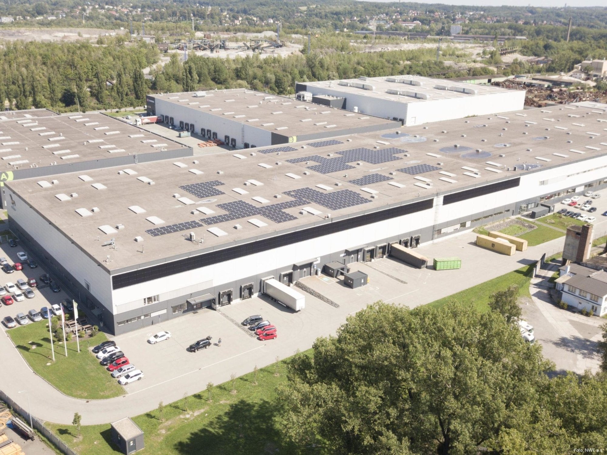 Fotovoltaická elektrárna s bateriemi, Ostrava